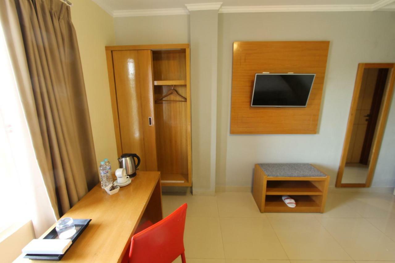 Maleosan Inn Manado Hotel Exterior foto